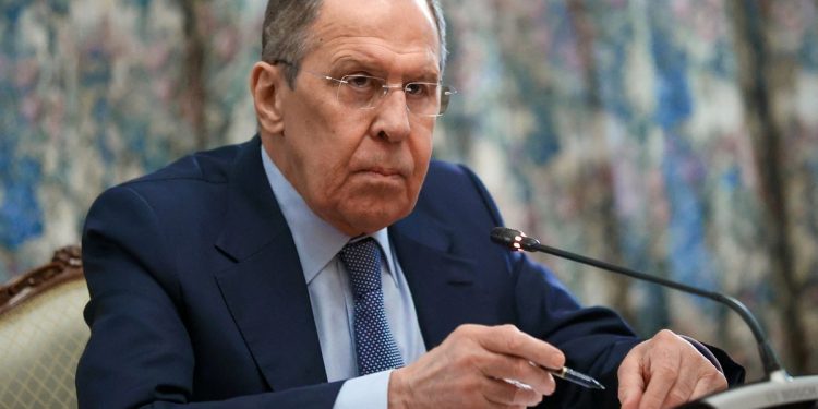 Sergey Lavrov: “Perëndimi do të fshijë gjithçka ruse në Ukrainë. Jemi gati ta ndalim luftën, por nuk do heqim dorë nga demilitarizimi”.