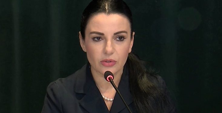 Nis sot kontrolli në terren për rezervat e sigurisë me naftë.  Balluku deklaron detyrimet dhe gjobat për furnizuesit