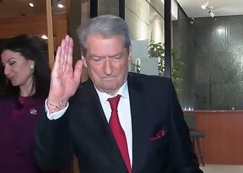 Alibeaj kërkon tërheqjen e Berishës nga vendimmarrja/ Berisha: “PD-ja do shndërrohet në një forcë politike, që nuk e ka pas Shqipëria ndonjëherë”
