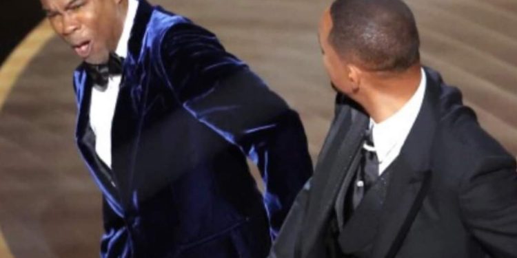 Grusht në Oskar. Will Smith godet Chris Rock
