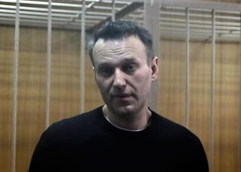 Dënohet me 9 vjet burg Alexey Navalni. Bashkë me të, nën hekura, edhe avokatët e tij