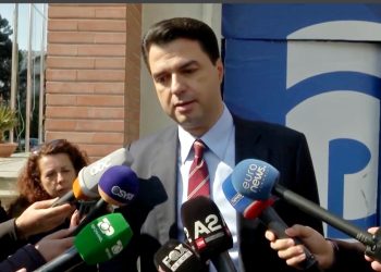 Basha shmang përgjigjen për një dorëheqje të mundshme. Deklaron se “Jam i gatshëm të ndërmarr çdo hap që PD-të jetë e fortë dhe e bashkuar”