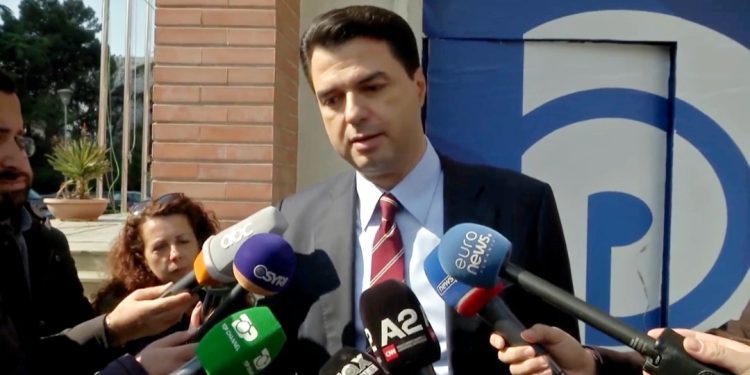 Basha shmang përgjigjen për një dorëheqje të mundshme. Deklaron se “Jam i gatshëm të ndërmarr çdo hap që PD-të jetë e fortë dhe e bashkuar”