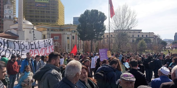 Vijojnë protestat. Sot afati i fundit për plotësimin e kushteve vënë qeverisë prej protestuesëve