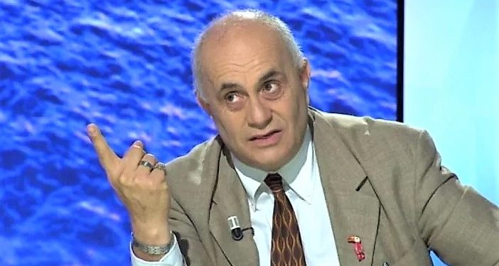 “Pse janë varfëruar shqiptarët?” Nga Artan Fuga