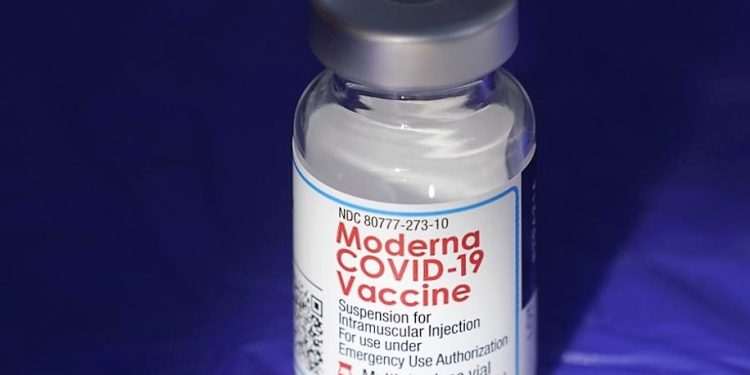 Doza e katërt e vaksinës Covid-19/ Moderna kërkon leje për ta  hedhur në treg