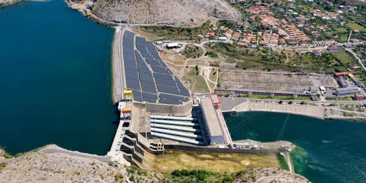 Kriza energjitike/ Rama: “KESH do prodhojë nga  centralet fotovoltaike”