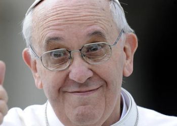 Papa apel vjehrrave: “Kujdes me gjuhën”