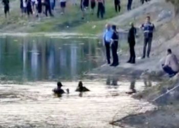 Gjendet trupi i një prej fëmijëve mbytur në liqenin e Prushit. Vazhdojnë kërkimet për fëmijën e dytë