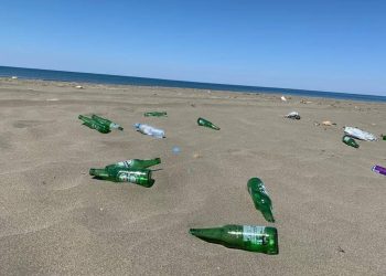 Ju nuk meritoni as plazh publik, as park, as diell…! Nga Mentor Kikia