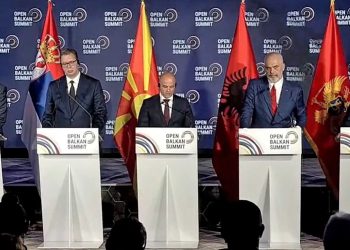 Ballkani i Hapur/ Rama i cilëson peshq ata që besojnë në teoritë e  ministrit të Jashtëm rus dhe i fton shqiptarët të ndërtojnë historinë e re