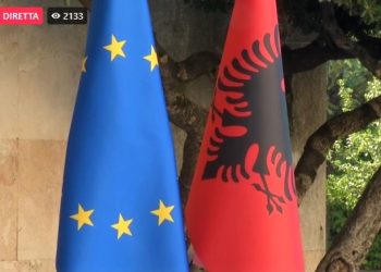 Nisja e negociatave me BE-në, ngrihet simbolikisht flamuri evropian. Rama: “Nga sot, rruga jonë nuk bëhet më e lehtë”