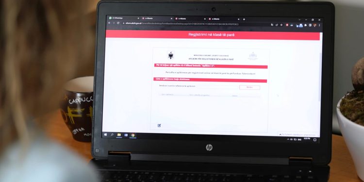 Rënia e e-albanias/ Edhe ministria e Arsimit njofton shtyrjen e rregjistrimeve për në klasë të parë