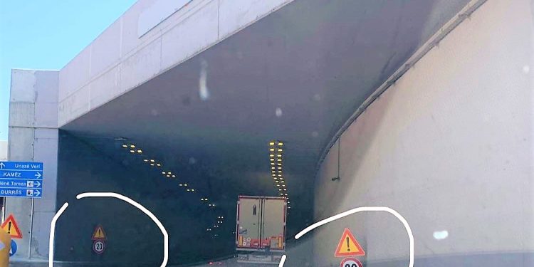 Qytetari ngre alarmin: “Mbikalimi i ish-doganës burim aksidentesh”