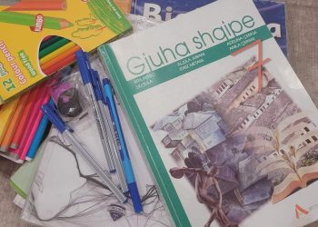 Çfarë t’u uroj fëmijëve për ditën e parë të shkollës? Nga Esmeralda Keta