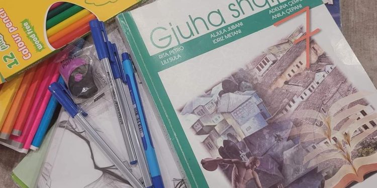 Çfarë t’u uroj fëmijëve për ditën e parë të shkollës? Nga Esmeralda Keta