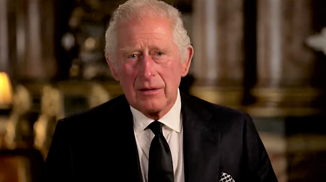 ME VIDEO/ Karli III mbërrin në Bukingham Palace. Falënderon popullin  për homazhet ndaj Mbretëreshës Elizabetë