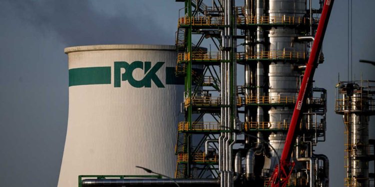 Qeveria gjermane merr në zotërim edhe  rafineritë e petroliferit rus “Rosneft”