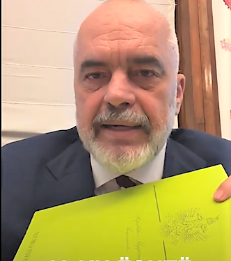 “Mua dhe këtë qeveri, ta harrojnë, nuk na blejnë dot!”/ Rama tregon kontratën e parë  me m2 që i kalojnë shtetit nga ndërtimet pa leje