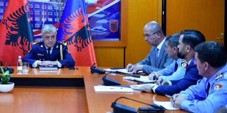 Kreu i ri i Policisë së Shtetit  Muhamet Rrumbullaku takohet me vartësit: “Jam i vendosur ta ndryshoj vizionin, me qëllim vendosjen e një standardi të ri”
