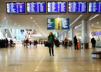 Rusi/ Pas deklaratës së Putinit, shiten brenda pak minutash, të tëra biletat për jashtë Rusisë