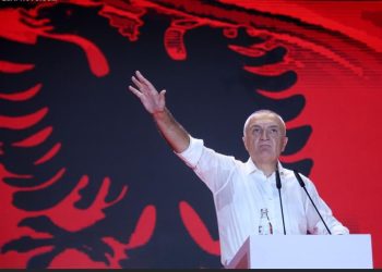 Dokumentet e ish-sigurimit dhe çështja I.M, reagon Meta: “Rilindësit blu dhe mavi të mprehin brisqet”