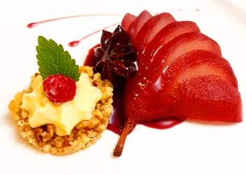 Dardhë me verë të kuqe, nga shef Mondi