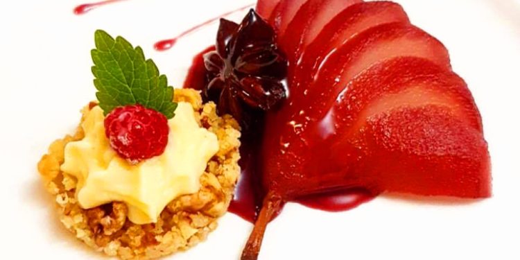 Dardhë me verë të kuqe, nga shef Mondi