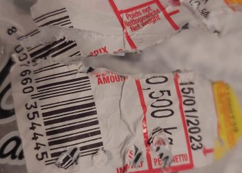 Qytetari: ‘Bëni kujdes, SPAR tregton produkte të skaduara”