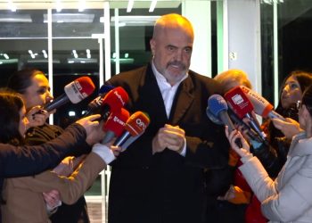 Marrëdhënia me McGonigal-in, Rama: “Këto që thuhen, për të mbuluar hetimet e reja mbi 21 Janarin. Zero lidhje me mua dhe qeverinë”