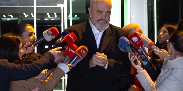 Marrëdhënia me McGonigal-in, Rama: “Këto që thuhen, për të mbuluar hetimet e reja mbi 21 Janarin. Zero lidhje me mua dhe qeverinë”