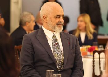 Me foto/ Pas operacionit, Rama shtron iftar në Pallat të Kongreseve. Ja kush ishin të ftuarit