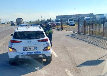 “Po të del tym nga makina”/ Policia gënjen qytetarin. Për tjetër e ndalon, për tjetër e gjobit
