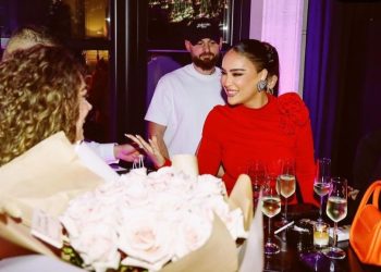 Me foto/ Brenda festës së 30 vjetorit të Xhensila Myrtezait