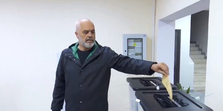 Voton Rama/ Dënon problematikën me pajisjen e identifikimit PEI