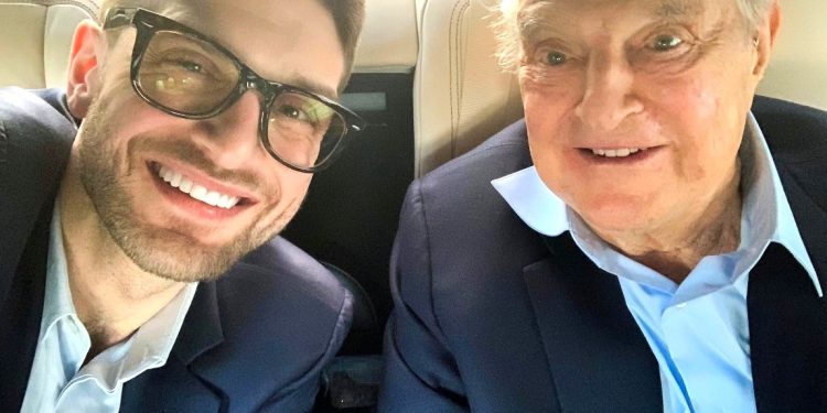 Sorosi i kalon të birit frenat e perandorisë së vet miliardere/ Alex Soros “Jam më politik se babai”