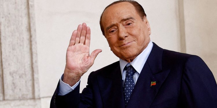 86 vjeç/ ndahet nga jeta ish-kryeministri italian Silvio Berlusconi
