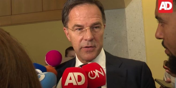 Kryeministri holandez Mark Rutte, dorëhiqet nga politika pas 13 viteve në pushtet