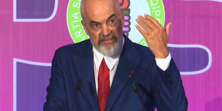 “Rama të lëshon, Rama s’të mbron”/ Rama shpjegon namin që i ka dalë në PS