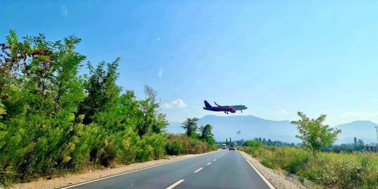 ME FOTO/ “Hapet segmenti i ri rrugor që lidh rrugën kombëtare Fushë Krujë – Kamëz me Rinasin”