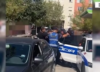 Vijon operacioni “Tempulli”/ Shiste hashash pranë një shkolle, arrestohet 19 vjeçari