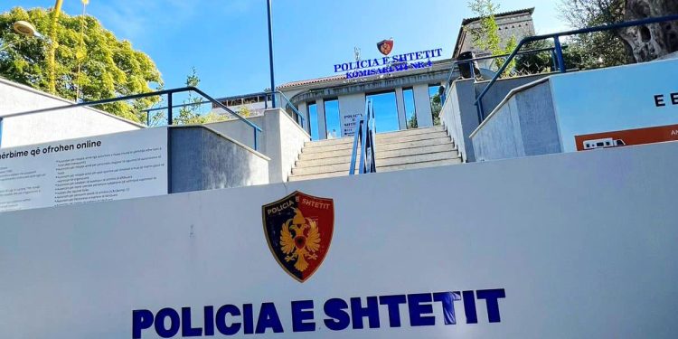 Tiranë/Ngacmoi seksualisht 19 vjeçaren, në pranga 27-vjeçari dënuar për përdhunime