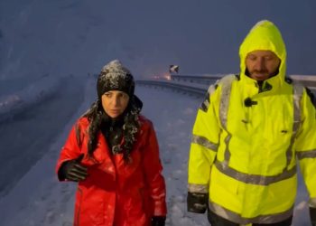 Moti i keq, Balluku apel nga terreni: “Po nuk e keni emergjente, mos lëvizni. Nuk është ky momenti”