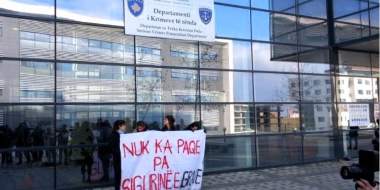 Fshehtazi në Gjykatë/ Naim Murseli hyn fshehtazi në Gjykatë