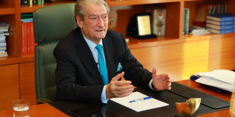 Biseda e fundit si njeri i lirë/ Berisha: “Kam pritur do lloj vendimi nga diktatura, kësaj radhe jam plotësisht i përgatitur”