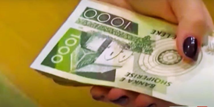 Qeveria e nis 2024-n me këmbë të mbarë/ Hyn në fuqi tatimi progresiv i profesioneve të lira (ose thënë ndryshe i biznesit të vogël)