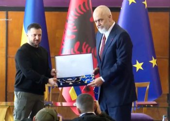 “Jaroslavi i Urtë”/ Zelensky dekoron Ramën për mbështetjen që i ka dhënë/ VIDEO
