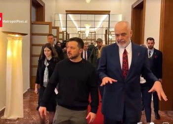 ME VIDEO/ Zelensky mbërrin në Tiranë. Ja ku e shpie Rama