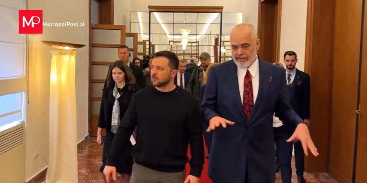 ME VIDEO/ Zelensky mbërrin në Tiranë. Ja ku e shpie Rama