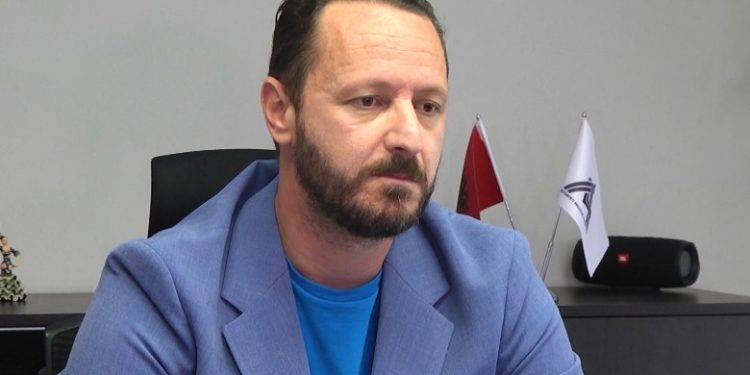 ARRESTIMI/SPAK kontroll në banesën e Berberit, ja çfarë është gjetur